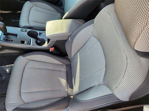 Used 2024 Subaru Crosstrek 2.0i Premium image 8
