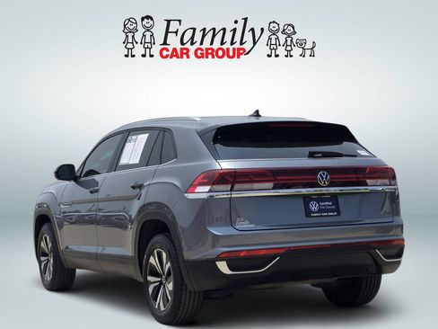 Used 2024 Volkswagen Atlas Cross Sport SE FWD image 3