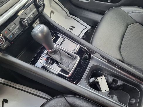 Used 2024 Jeep Compass Latitude image 16