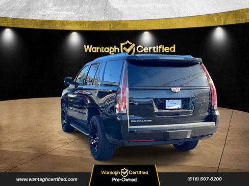 Used 2019 Cadillac Escalade Luxury w/ Escalade Sport Edition image 4