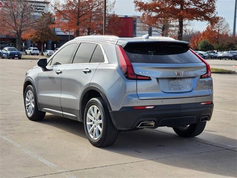 Used 2023 Cadillac XT4 Luxury w/ Cold Weather Package image 7