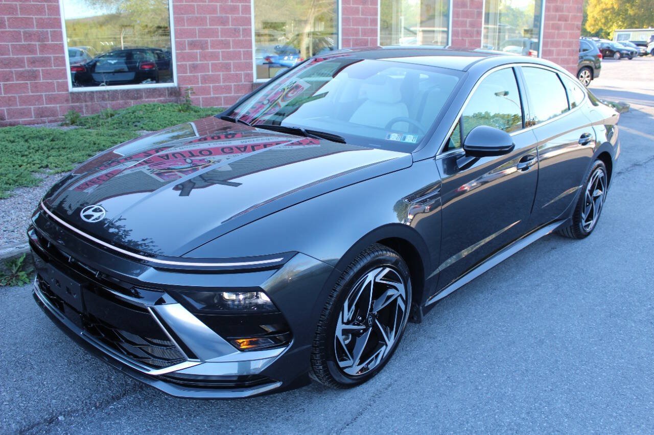 Used 2026 Hyundai Sonata SEL FWD image 2