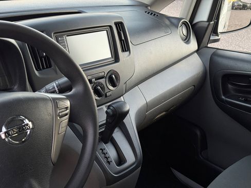 Used 2020 Nissan NV200 S w/ Back Door Glass Package image 17