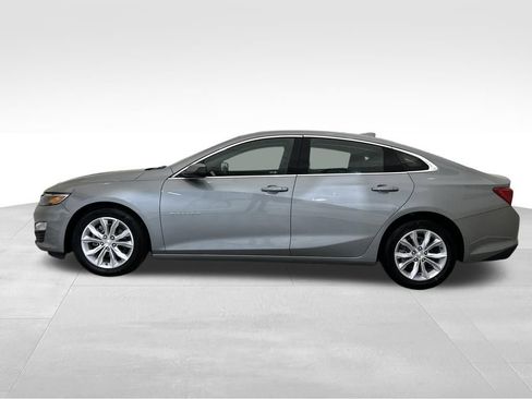 Used 2023 Chevrolet Malibu LT image 2