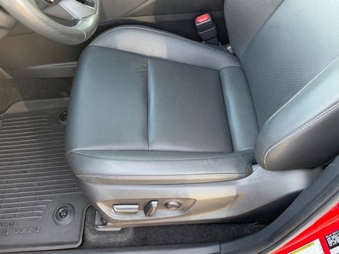 Used 2025 Toyota Crown Limited AWD (Natl) image 16