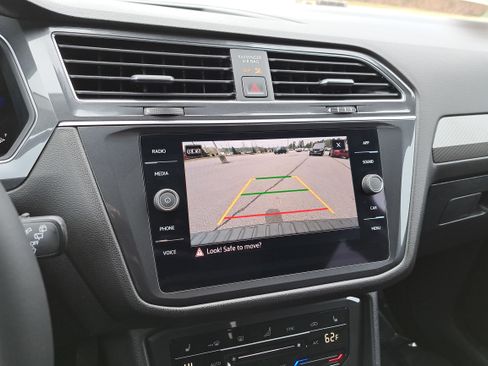 Certified 2023 Volkswagen Tiguan SE w/ Panoramic Sunroof Package image 24