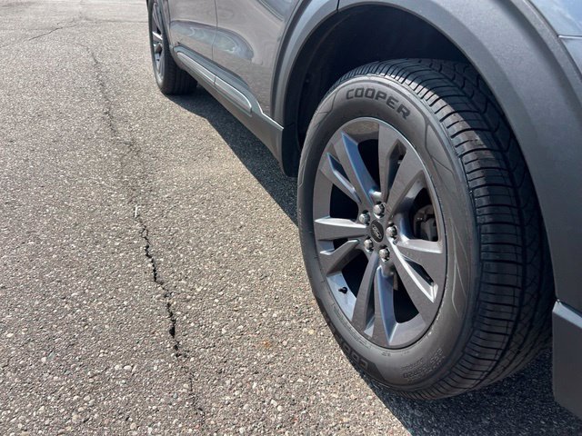 Certified 2023 Ford Explorer XLT w/ Equipment Group 202A AWD/4WD image 28