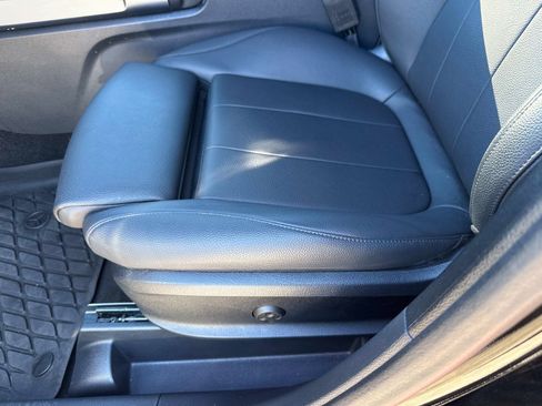 Used 2025 Mercedes-Benz GLB 250 GLB 250 image 20