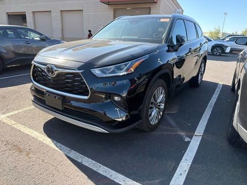 Used 2024 Toyota Highlander Platinum AWD/4WD image 19