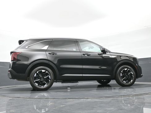 Used 2024 Kia Sorento S w/ Panoramic Sunroof Package image 47