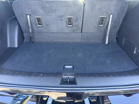 Used 2022 Chevrolet Traverse Premier w/ Redline Edition image 23