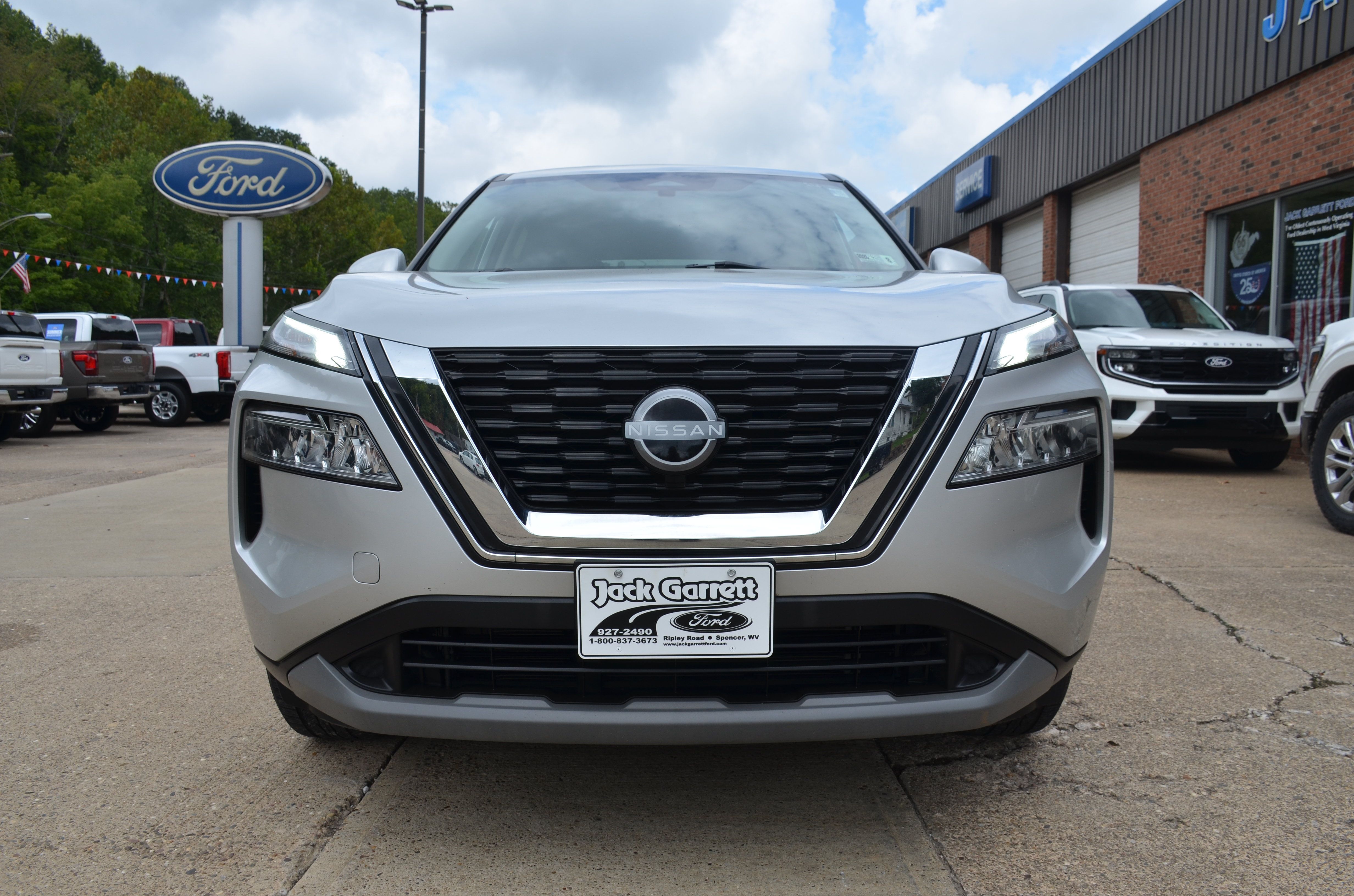 Used 2023 Nissan Rogue SV AWD/4WD image 5