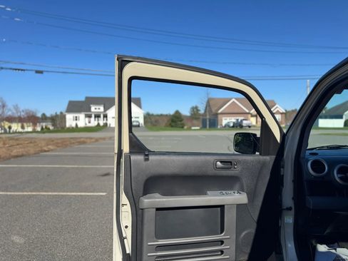 Used 2005 Honda Element EX image 9