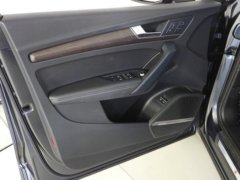 Used 2023 Audi Q5 e Premium Plus w/ Premium Plus Package AWD/4WD image 11