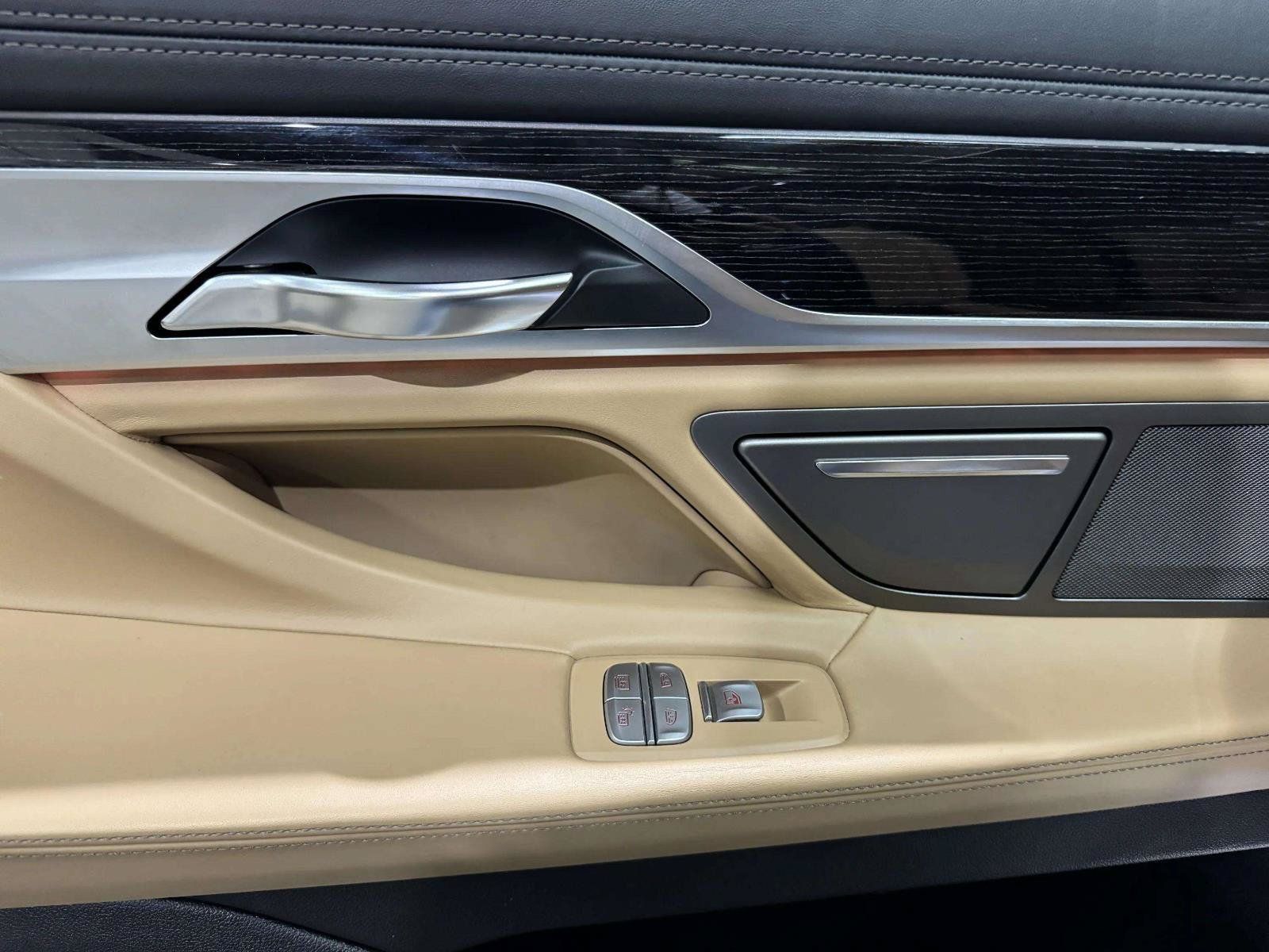 Used 2016 BMW 750i RWD image 42