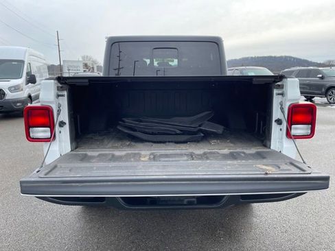 Used 2023 Jeep Gladiator Willys image 21