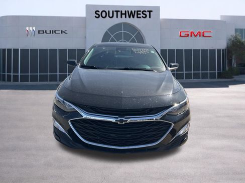 Used 2024 Chevrolet Malibu RS image 2