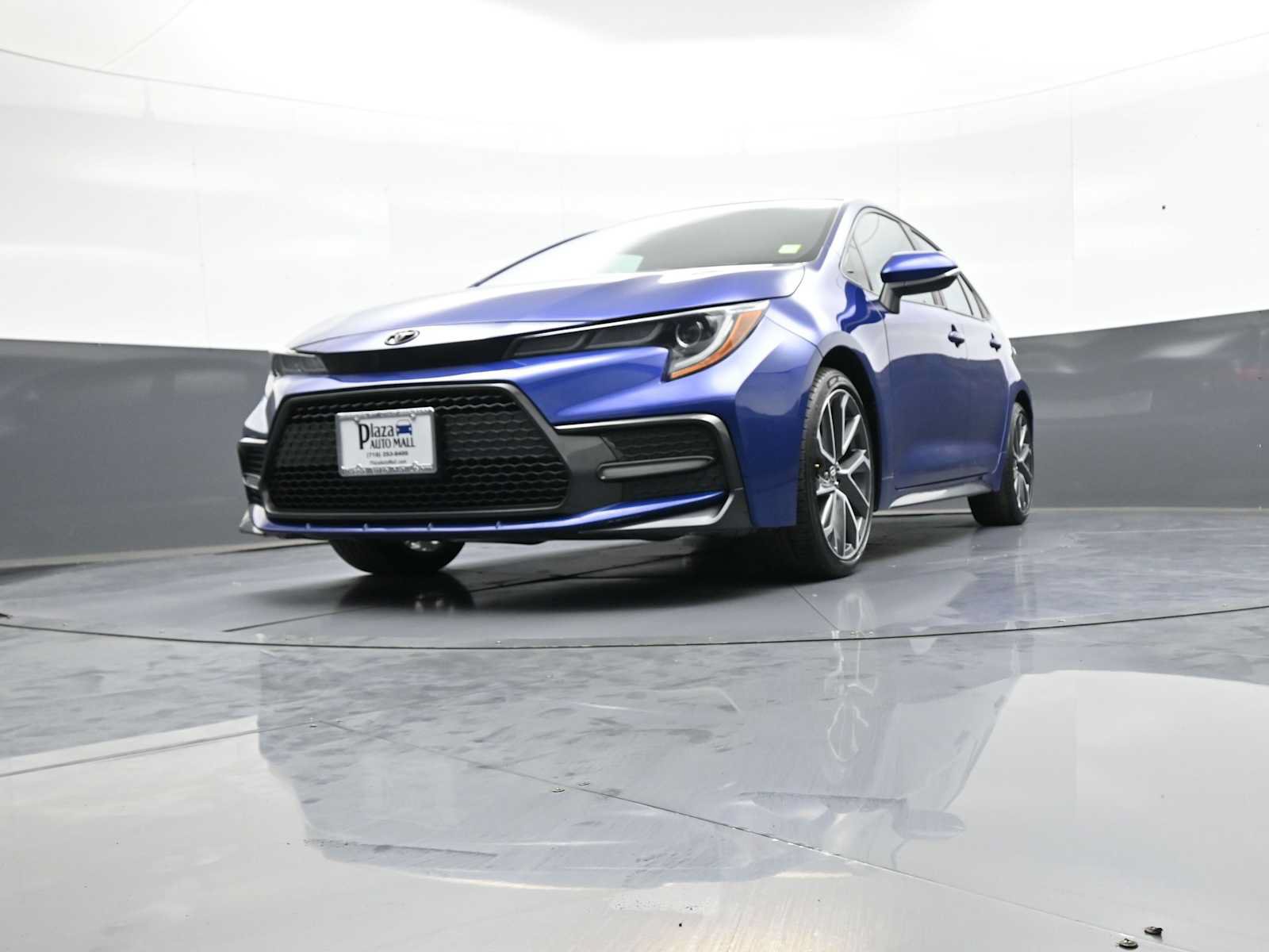 Used 2022 Toyota Corolla SE w/ SE Premium Package FWD image 25