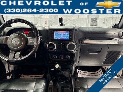 Used 2012 Jeep Wrangler Unlimited Rubicon w/ Max Tow Pkg image 29