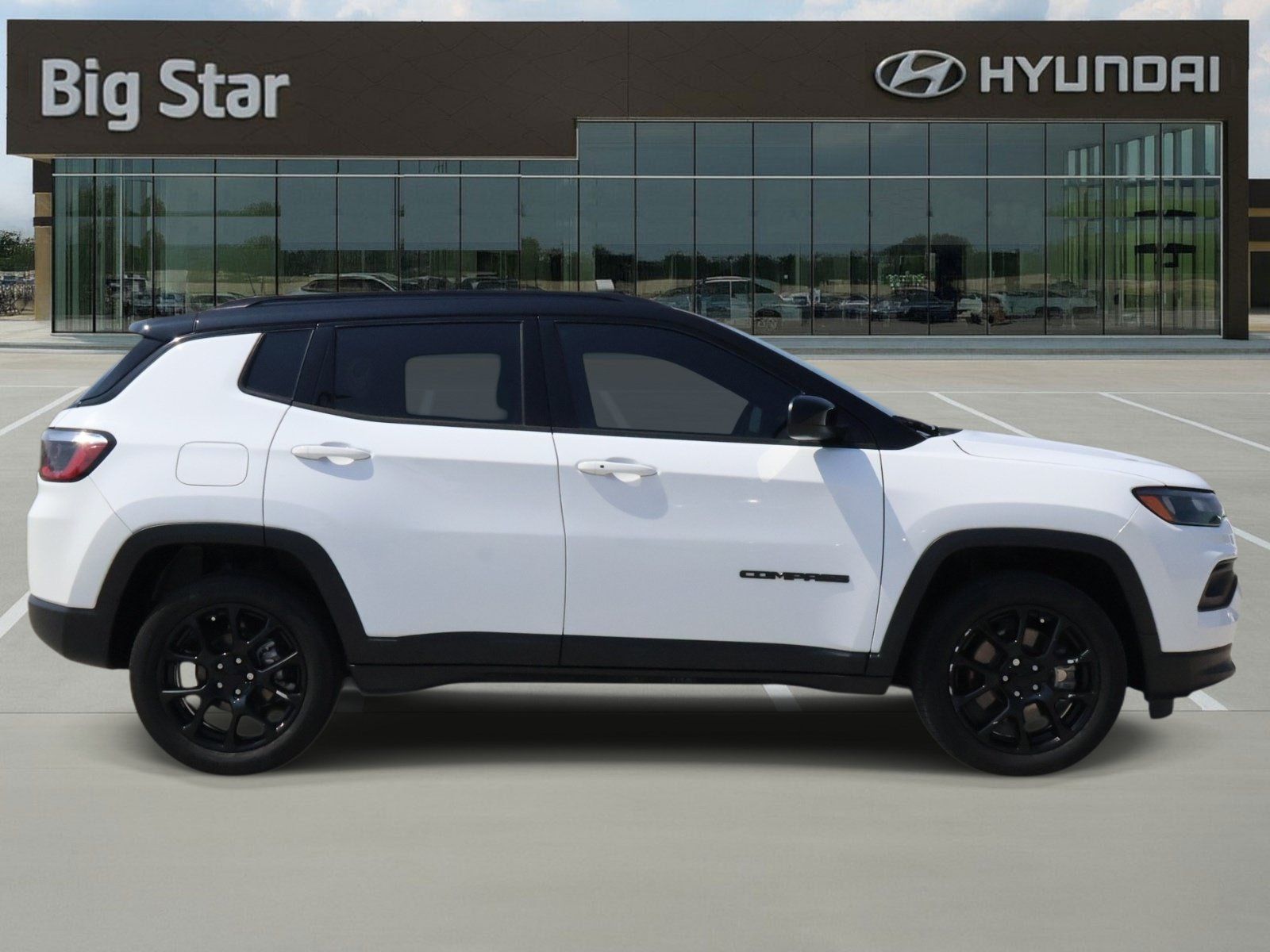 Used 2023 Jeep Compass Latitude AWD/4WD image 5