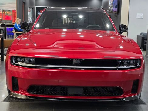 Used 2024 Dodge Charger R/T w/ Plus Group image 4