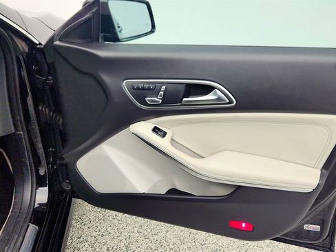 Used 2019 Mercedes-Benz CLA 250 4MATIC image 23