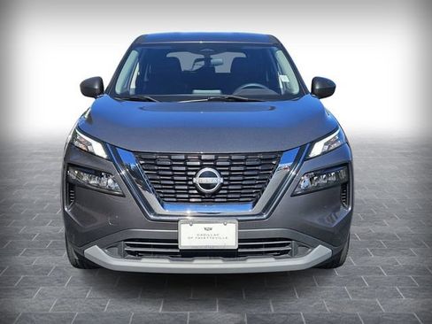 Used 2023 Nissan Rogue S image 2