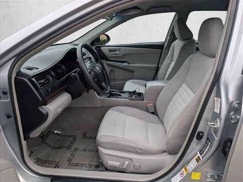 Used 2016 Toyota Camry LE FWD image 14