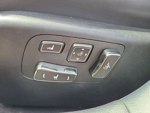 Used 2015 Lexus LS 460 w/ Comfort Package RWD image 19