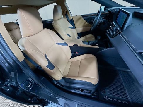 Certified 2025 Lexus ES 300h w/ Premium Package image 29