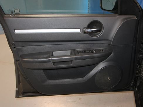 Used 2010 Dodge Charger SXT RWD image 5