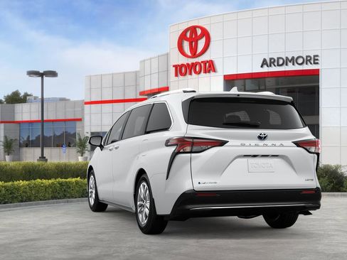 New 2025 Toyota Sienna Limited image 27