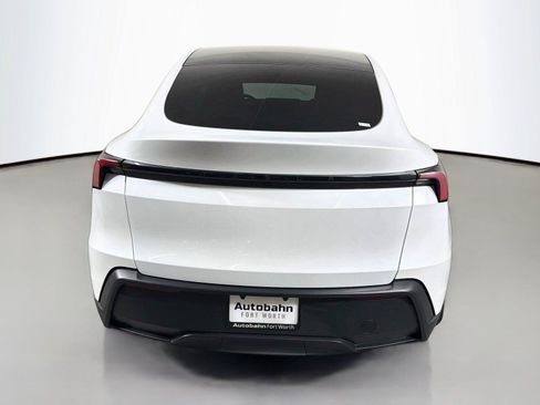 Used 2026 Tesla Model Y Long Range RWD image 6