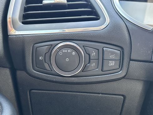 Used 2019 Ford Edge Titanium AWD/4WD image 6