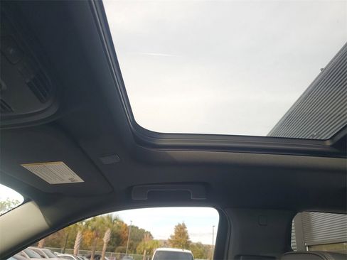 Used 2024 GMC Yukon Denali w/ Denali Reserve Package image 38