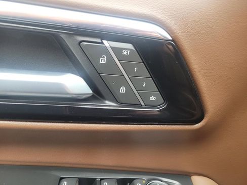 Used 2025 Chevrolet Tahoe High Country RWD image 21