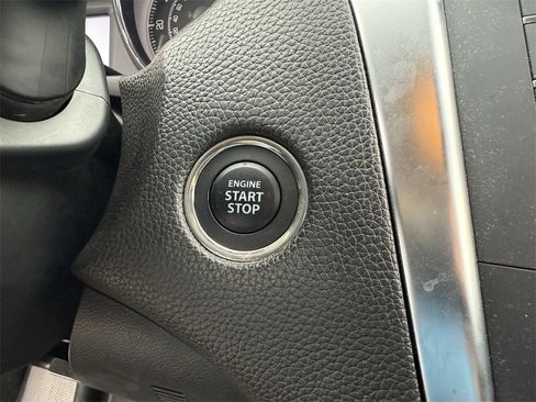 Used 2010 Suzuki Kizashi SE image 19