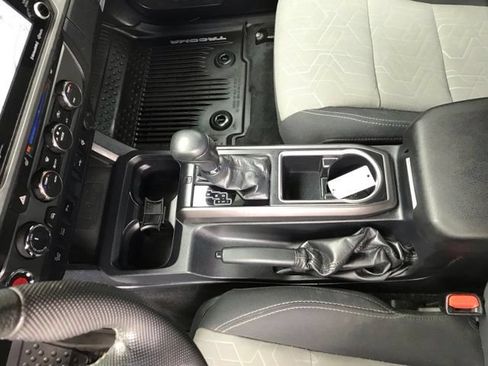 Certified 2020 Toyota Tacoma TRD Off-Road w/ TRD Premium Off Road Package AWD/4WD image 17