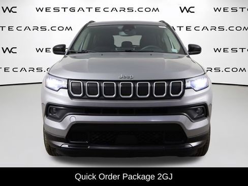 Used 2022 Jeep Compass Latitude AWD/4WD image 2