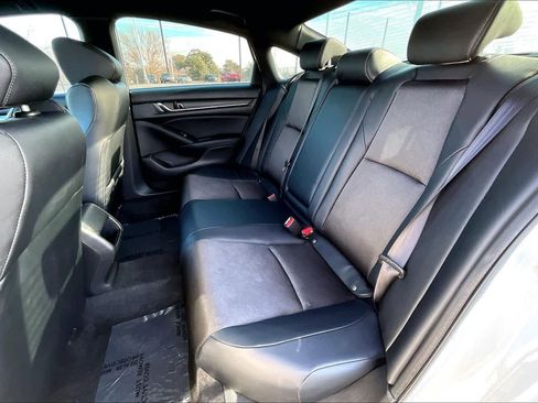 Used 2018 Honda Accord Sport image 20