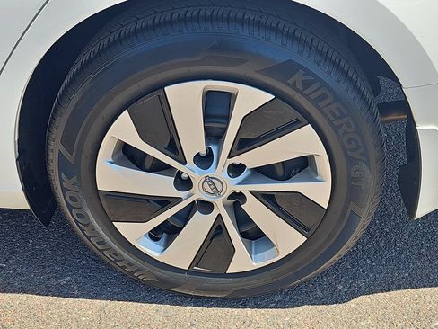 Used 2024 Nissan Altima 2.5 S FWD image 32