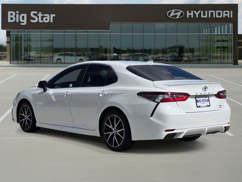 Used 2023 Toyota Camry SE w/ Convenience Package AWD/4WD image 3
