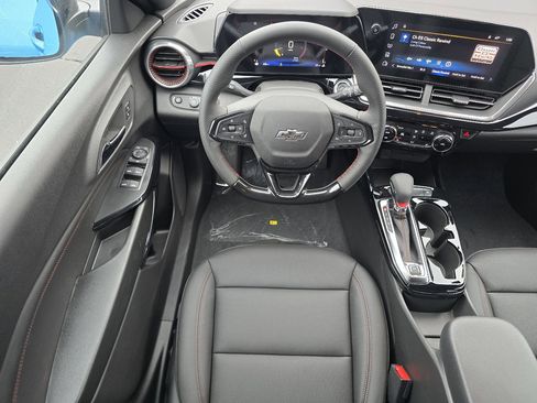 New 2025 Chevrolet Trax RS w/ Driver Confidence Package image 14