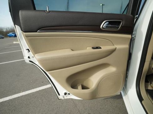 Used 2015 Jeep Grand Cherokee Overland w/ Trailer Tow Group IV image 17