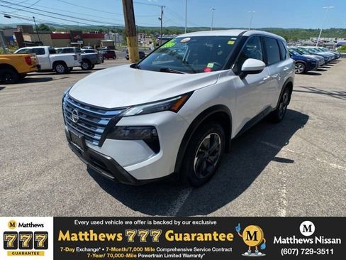 Certified 2025 Nissan Rogue SV AWD/4WD image 1