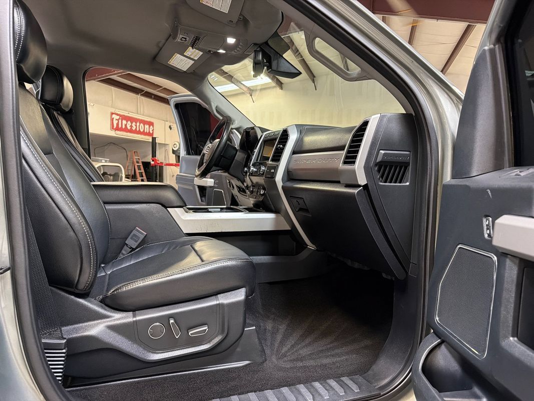 Used 2019 Ford F250 Lariat w/ Lariat Ultimate Package AWD/4WD image 39