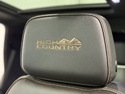 Used 2024 Chevrolet Tahoe High Country image 17