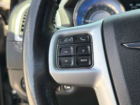 Used 2014 Chrysler 300 C AWD/4WD image 31