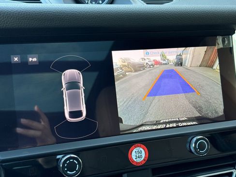 Certified 2025 Porsche Macan image 23