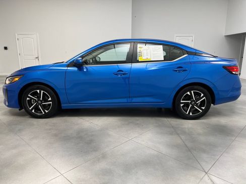Used 2025 Nissan Sentra SV FWD image 5
